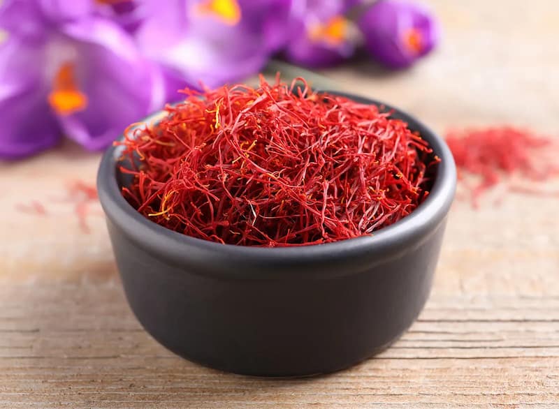 زعفران نگین صادراتی با عطر ماندگار و رنگ دهی مطلوب
